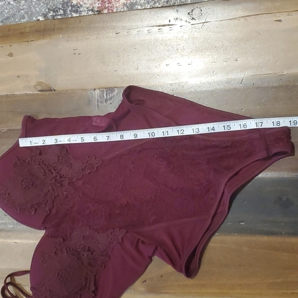 HONEY Pot Maroon Applique/Lace Bodysuit Size Medium - Picture 11 of 12